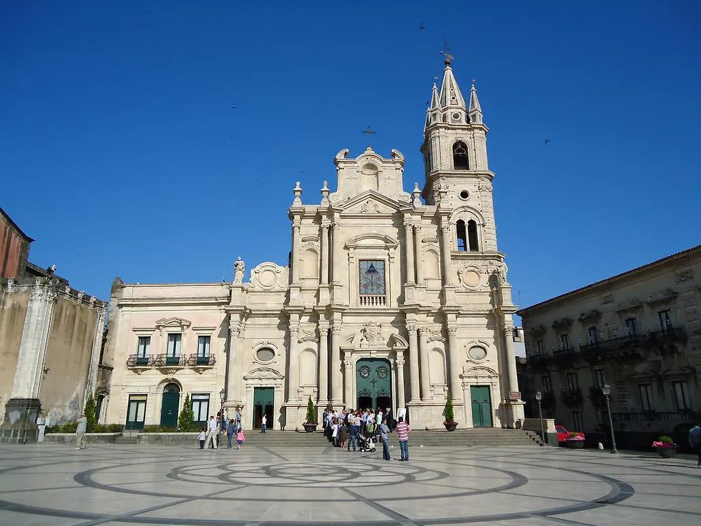 Al Centro di Acireale B&B