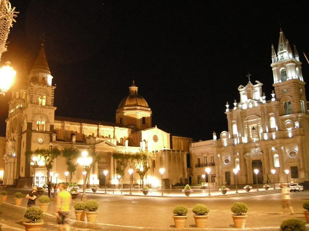 Al Centro Di Acireale B&B Italia