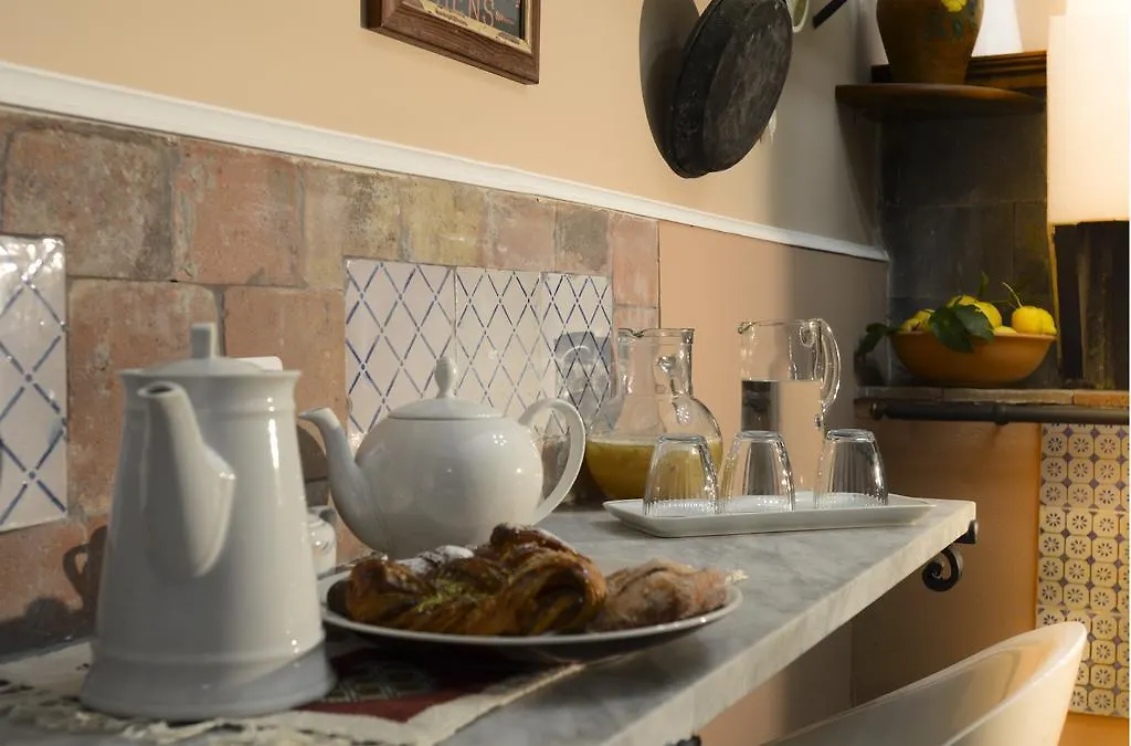 Al Centro Di Acireale B&B 0*,  Italia
